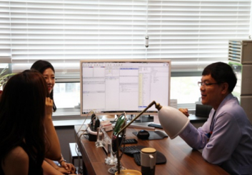 ▲사진=김상민 세종시 연세에스의원 원장 진료 모습