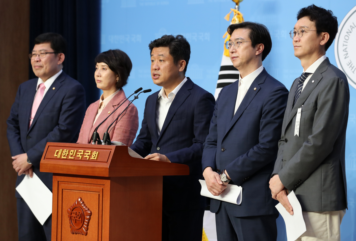 ▲미래통합당 유의동 의원이 13일 오후 국회 소통관에서 열린 '사모펀드 비리방지 및 피해구제 특별위원회 현안관련 기자회견에서 발언하고 있다. (연합뉴스)