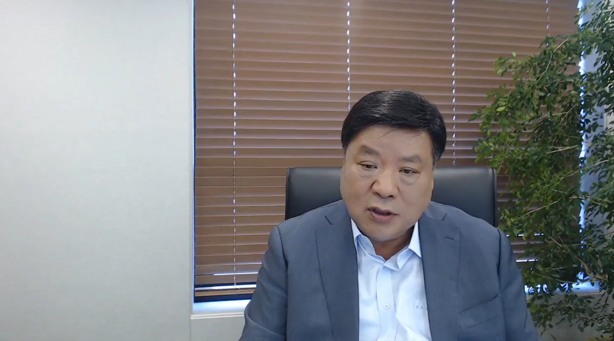 ▲서정진 셀트리온 회장이 20일 오전 온라인 기자간담회를 진행하고 있다. (온라인 기자간담회 캡처)