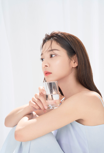 ▲설인아(사진=코리아나 화장품 제공)