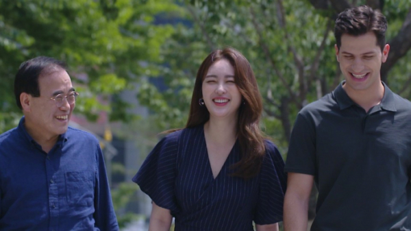 ▲'국립대학이 살아야 지역이 산다' 신아영, 서거석 교수, 알베르토 몬디(사진제공=EBS1)