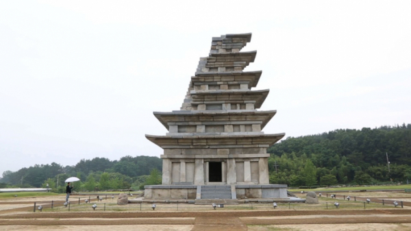 ▲'김영철의 동네 한 바퀴' 미륵사지 석탑(사진제공=KBS 1TV)