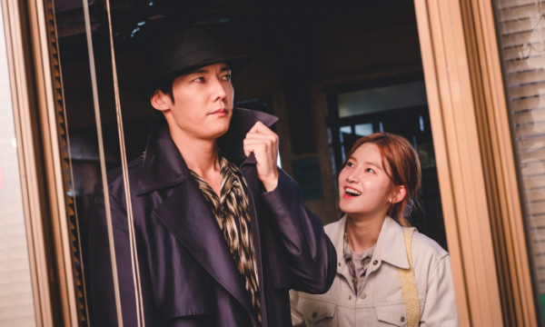 ▲'좀비탐정' 최진혁-박주현(사진제공=래몽래인)