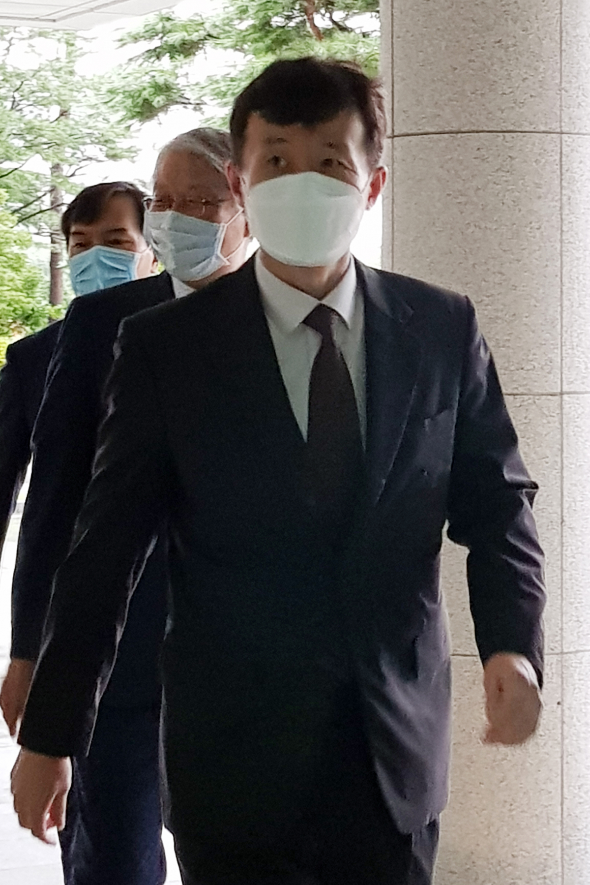 ▲조상철 신임 서울고검장이 11일 서울 서초구 서울고등검찰청으로 출근하고 있다. (연합뉴스)