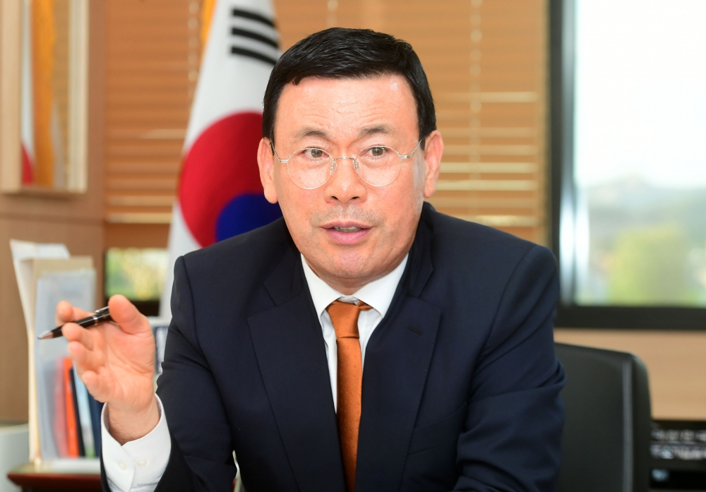 ▲박주봉 중소기업 옴부즈만이 23일 서울 종로구 중소기업 옴부즈만지원단 사무실에서 이투데이와 인터뷰를 하고 있다. 고이란 기자 photoeran@ (이투데이DB)