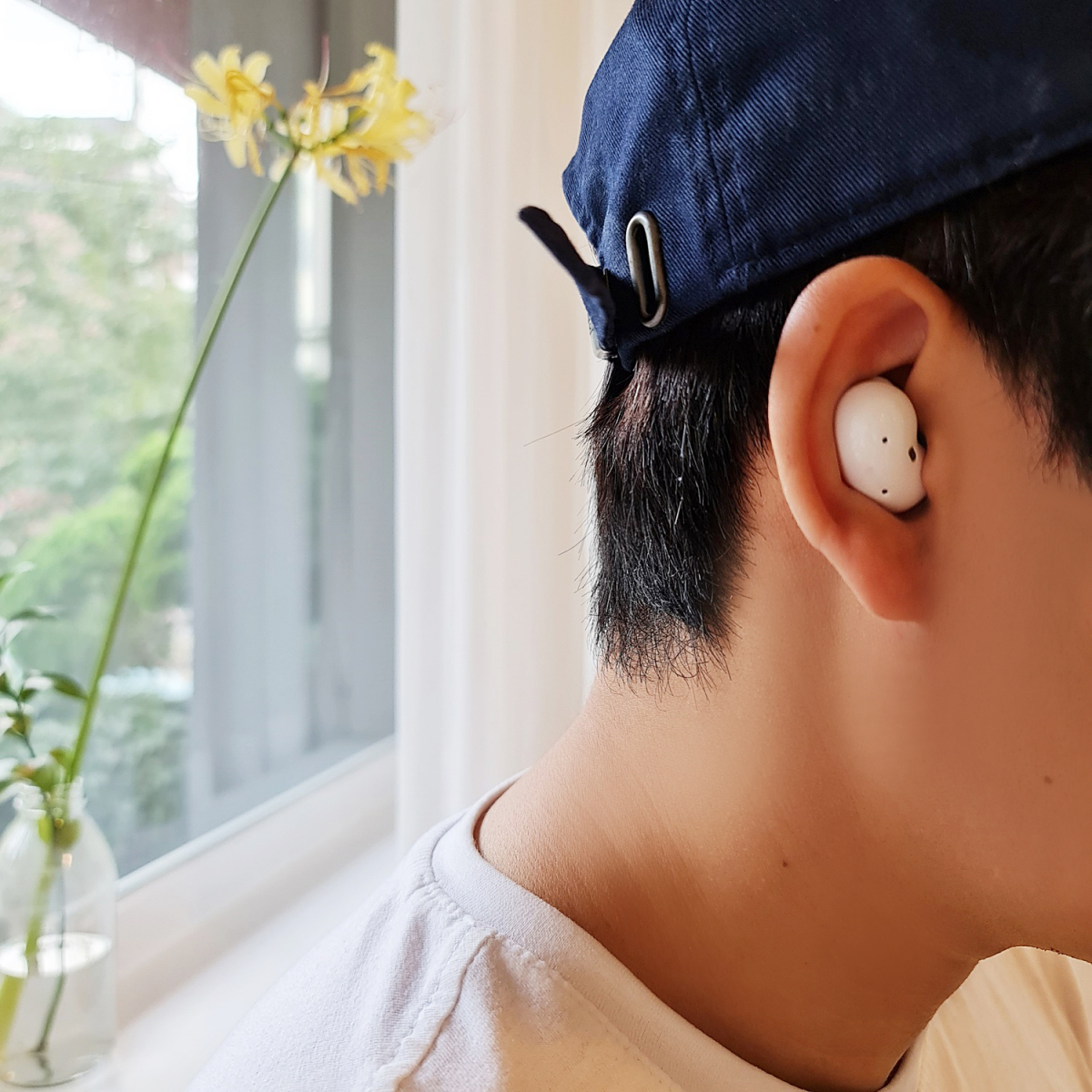 ▲갤럭시버즈 라이브를 착용한 모습 (사진=송영록 기자 syr@)