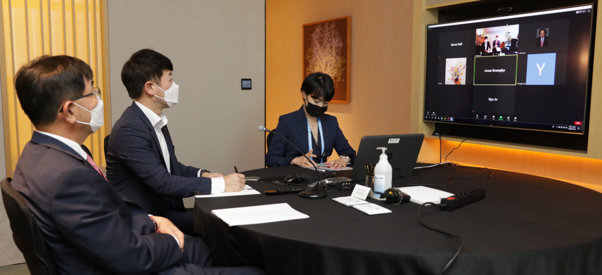 ▲지난 8월 18~19일 한국투자증권은 서울 여의도 콘래드호텔에서 해외 기관투자자와 한국 상장기업을 위한 IR행사를 기업별 개별 룸을 배정해 화상 컨퍼런스로 진행했다. (제공=한국투자증권)
