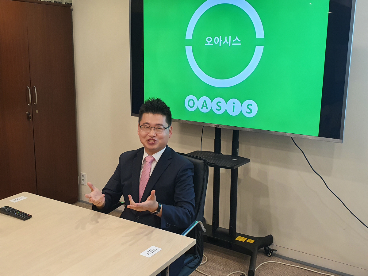 ▲안준형 오아시스마켓·지어소프트 CFO가 20일 지어소프트 사옥에서 이투데이와 인터뷰를 하고 있다. 오아시스는 최근 NH투자증권을 주관사로 선정하고 상장을 준비 중이다.  박기영 기자 pgy@
