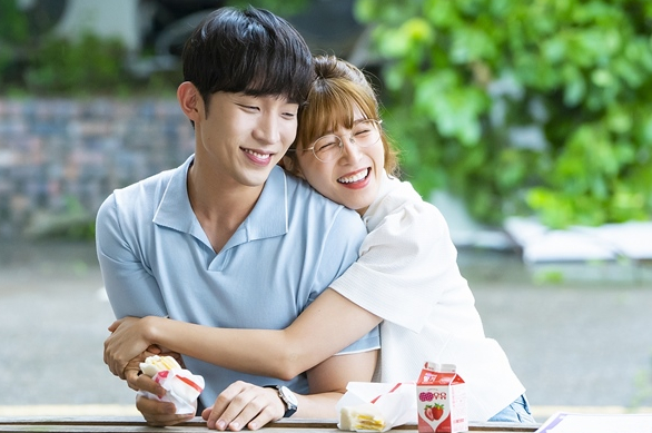 ▲‘한 번 다녀왔습니다’ 이초희-이상이(사진제공=KBS 2TV)