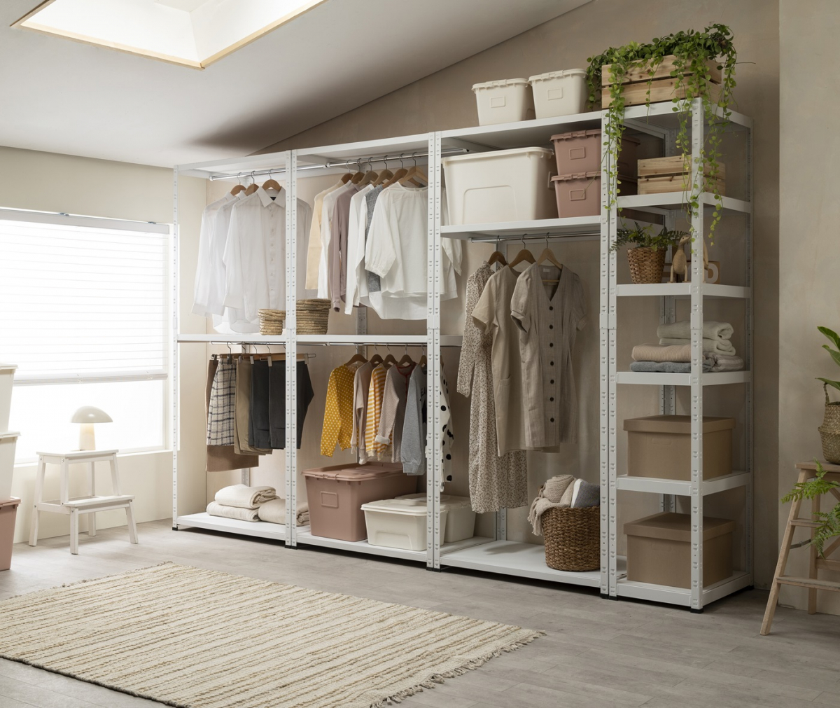 ▲현대백화점그룹 계열 토탈 인테리어기업 현대리바트는 모듈형 DIY 선반장 '랙커스'를 출시한다고 24일 밝혔다. (사진제공=현대리바트)