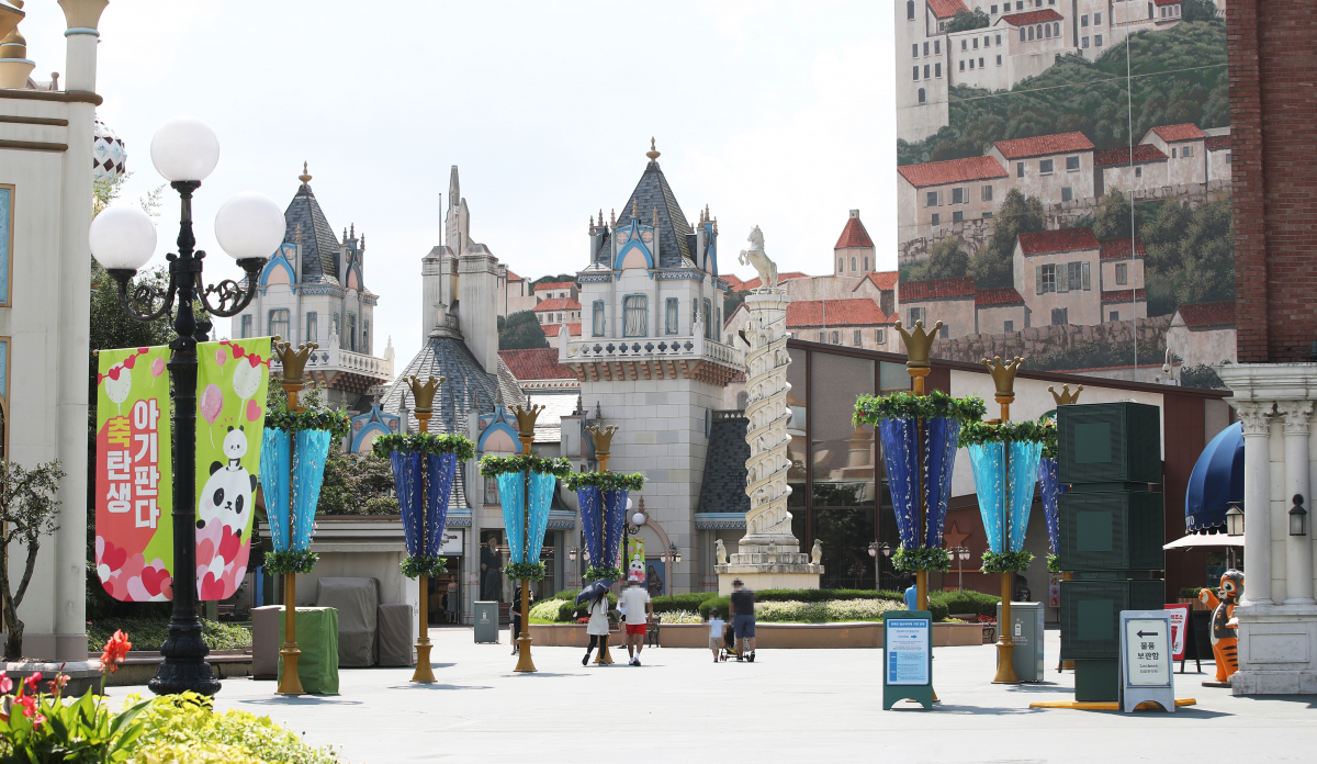 ▲신종 코로나바이러스 감염증(코로나19) 확산으로 사회적 거리두기 2단계 조치가 시행 중인 8월 23일 경기도 용인시 에버랜드가 한산한 모습. (연합뉴스)