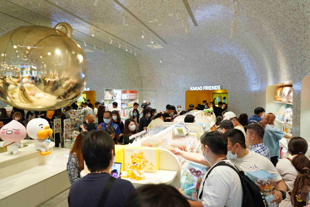 ▲카카오프렌즈 타이베이 매장 오픈 현황. (사진제공=카카오프렌즈)