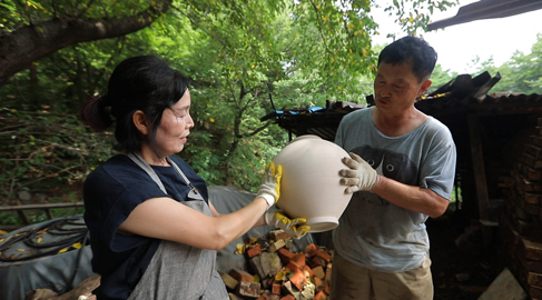 ▲EBS'한국기행' 도예가 부부(사진제공=EBS1)