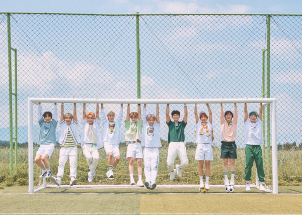 ▲TOO(티오오)(사진=스톤뮤직엔터테인먼트, n.CH엔터테인먼트 제공)