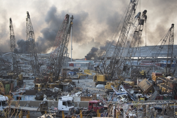 ▲대규모 폭발 발생 이후 레바논 수도 베이루트의 항구 모습. 베이루트/AP연합뉴스