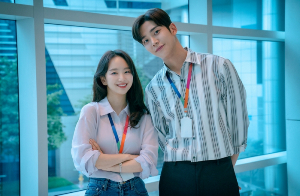 ▲‘선배, 그 립스틱 바르지 마요’ 원진아-로운(사진제공=JTBC스튜디오)