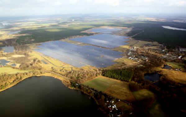 ▲한화큐셀이 건설한 독일 브란덴부르크 위치한 태양광 발전소. (사진제공=한화큐셀)