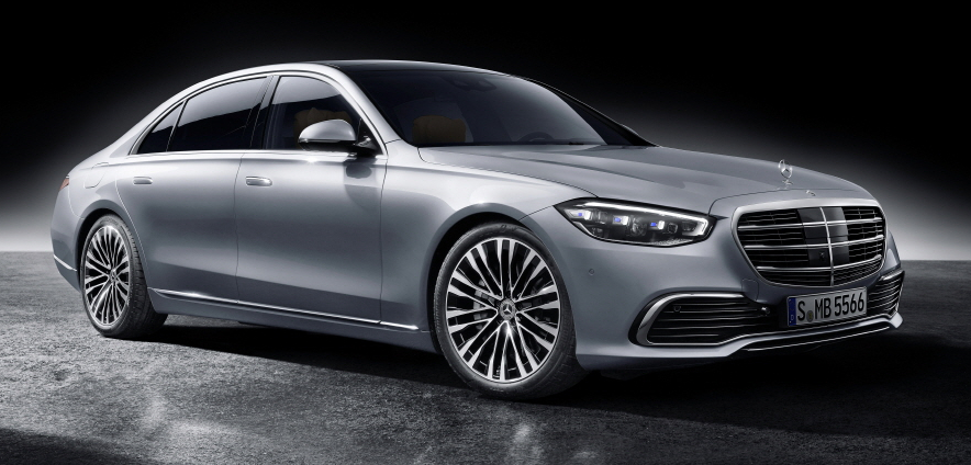 ▲120년 자동차 역사 가운데 프레스티지카의 정점으로 자리매김 해온 메르세데스-벤츠 S-클래스가 7년 만에 7세대(W223)로 거듭났다.  (사진제공=MBK)