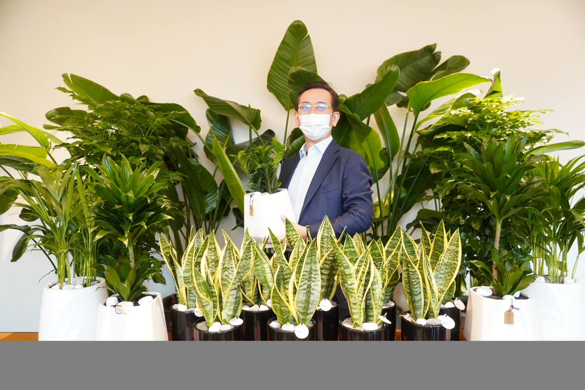 ▲윤병석 SK가스 대표가 '플라워 버킷 챌린지'에 동참했다. (사진제공=SK가스)