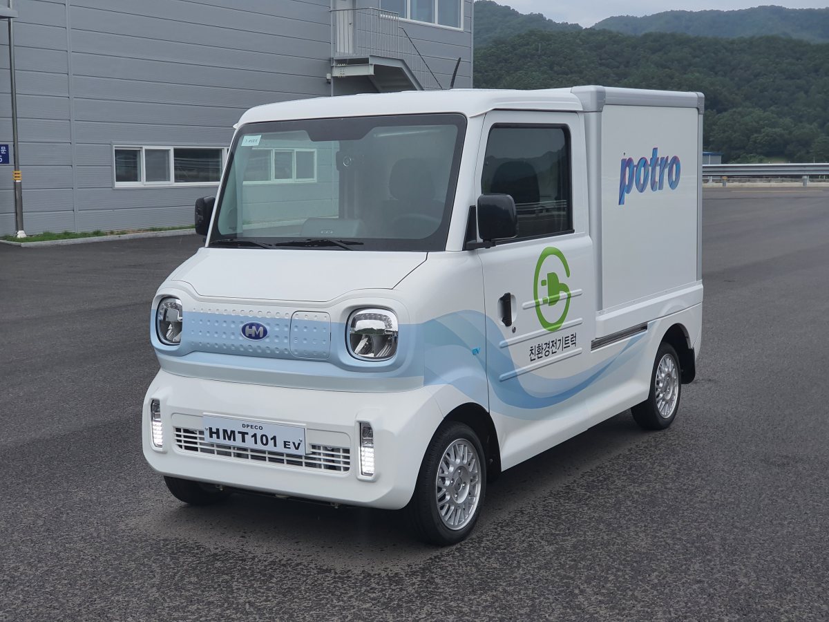 ▲전기차 전문기업 디피코의 소형 화물 전기차 '포트로'.  (사진제공=디피코)