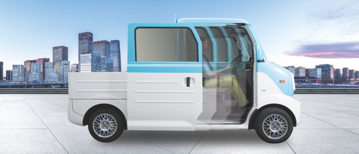 ▲좌우측 슬라이딩 도어를 갖춰 좁은 공간에서도 타고내리기 쉽디.  (사진제공=디피코)