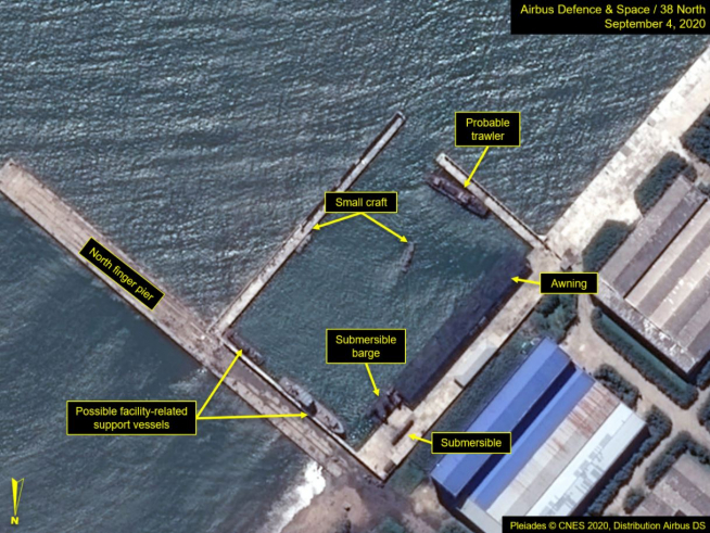 ▲북한 신포조선소 선박 정박구역 내에서 발견된 선박들 (연합뉴스)