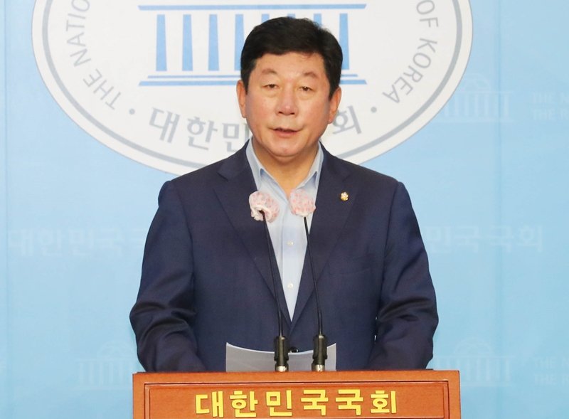 ▲박재호 더불어민주당 의원이 지난달 20일 서울 여의도 국회 소통관에서 다중사기범죄 피해방지법 발의 기자회견을 하고 있다. (뉴시스)