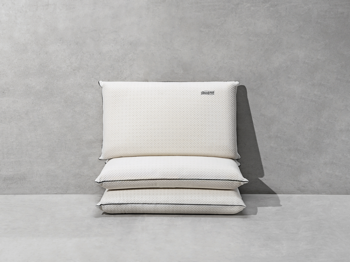 ▲수면 전문 브랜드 시몬스가 ‘카카오톡 선물하기’에서 ‘포켓스프링 베개’를 론칭한다. 쉽고 간편하게 결제할 수 있어 다가오는 추석 선물 아이템으로 큰 인기를 끌 것으로 기대된다. (사진제공=시몬스침대)