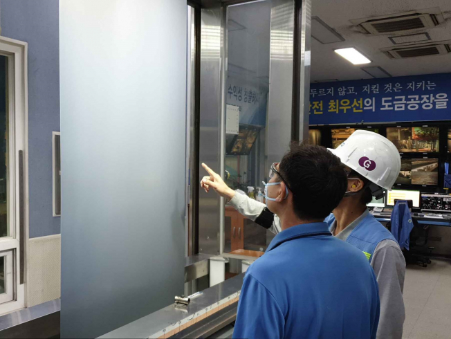 ▲포스코 편면 도금 제품을 생산하는 모습. (사진제공=포스코)