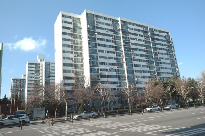 ▲경기 광명시 철산주공13단지 전경. (사진=네이버부동산)