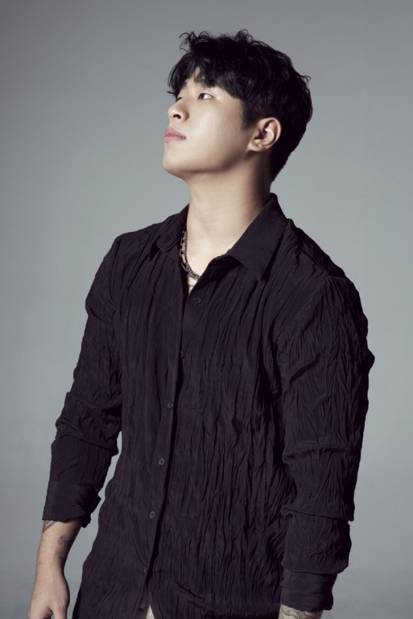 ▲오반(사진=로맨틱팩토리 제공)