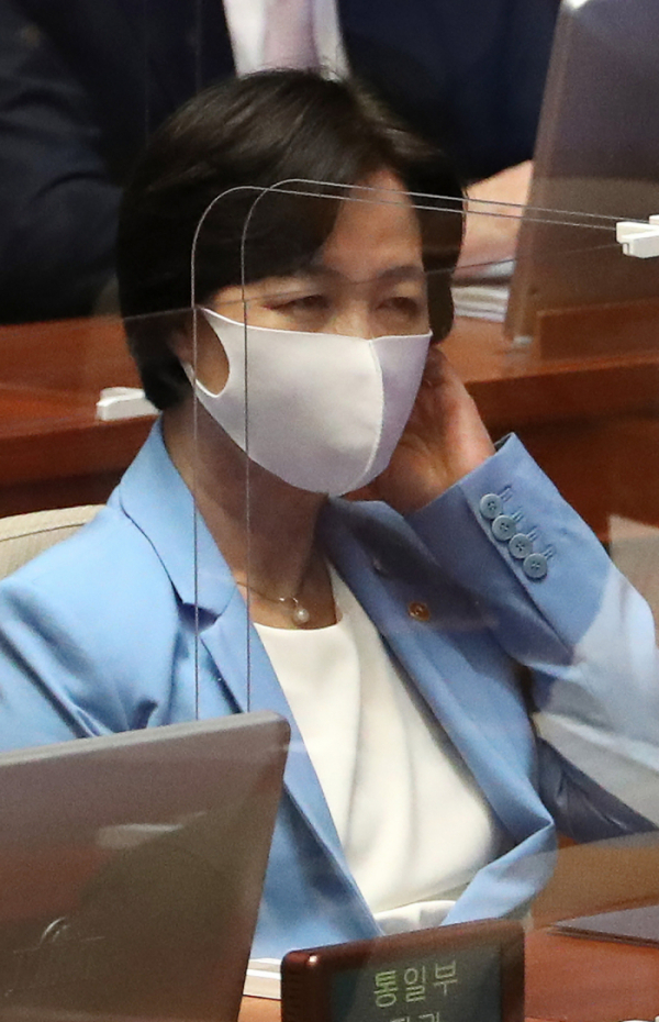▲추미애 법무부 장관이 8일 오후 열린 국회 본회의에 출석해 앉아 있다. (연합뉴스)