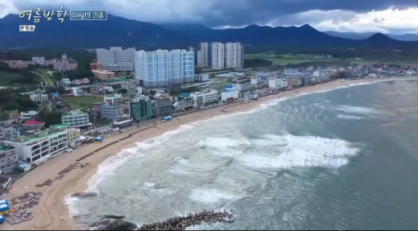 ▲봉포해변 tvN 여름방학 촬영지(사진=tvN 방송화면 캡처)
