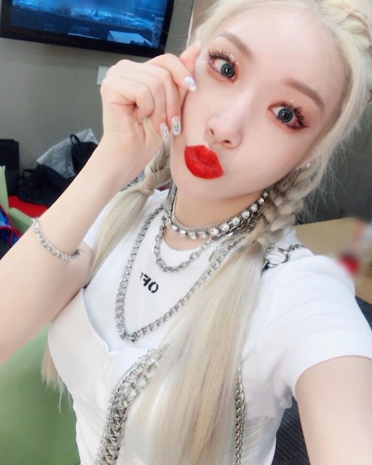 (사진출처=청하 인스타그램)