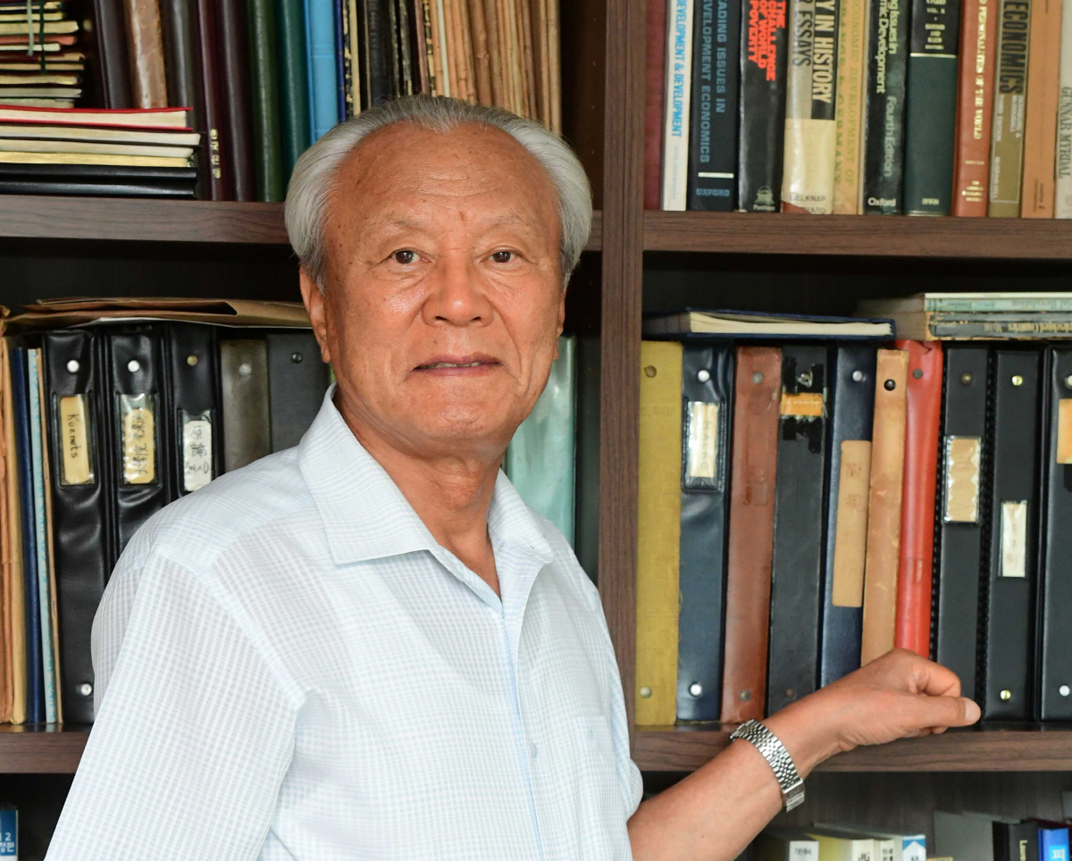 ▲박승 전 한국은행 총재는 “함께 잘 사는 자본주의 사회를 이룩하려면 부유층이 재산의 절반을 사회에 기부했으면 좋겠다”고 말했다. 고이란 기자 photoeran@
