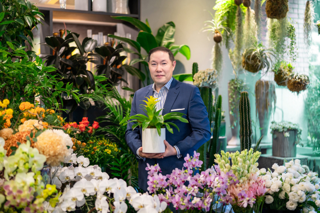 ▲효성그룹 조현상 총괄 사장이 8일 ‘플라워 버킷 챌린지’에 동참했다. (사진제공=효성)