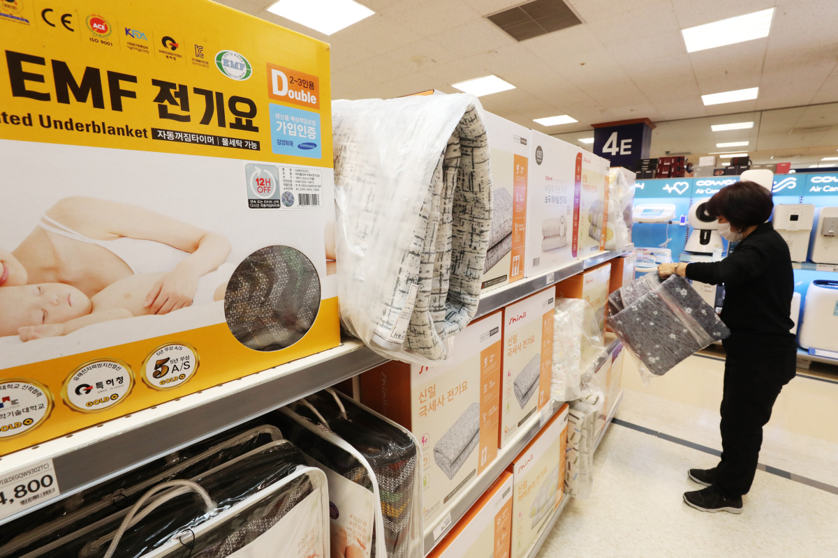 ▲때이른 추위로 이마트에서는 벌써부터 난방용품 판매가 급증하고 있다. (사진제공=이마트)