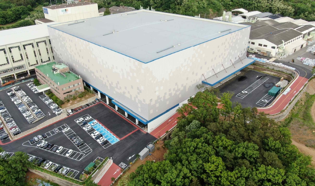 ▲현대리바트가 소파 익일 배송 서비스에 돌입한다. 이를 위해 리바트는 올해 5월부터 경기도 용인에 위치한 ‘스마트 워크센터’를 조기 가동하기로 했다고 밝혔다. (사진제공=현대리바트)