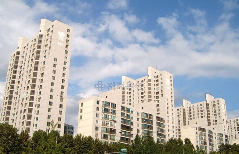 ▲서울 송파구 방이동 89 올림픽선수기자촌. (사진 제공=지지옥션)