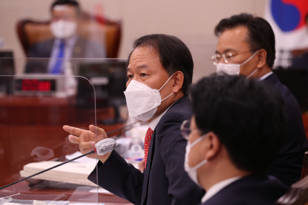 ▲윤한홍 국민의힘 의원이 7일 오후 서울 여의도 국회에서 열린 법제사법위원회의 대법원에 대한 국정감사에서 질의하고 있다. (공동취재사진) (뉴시스)