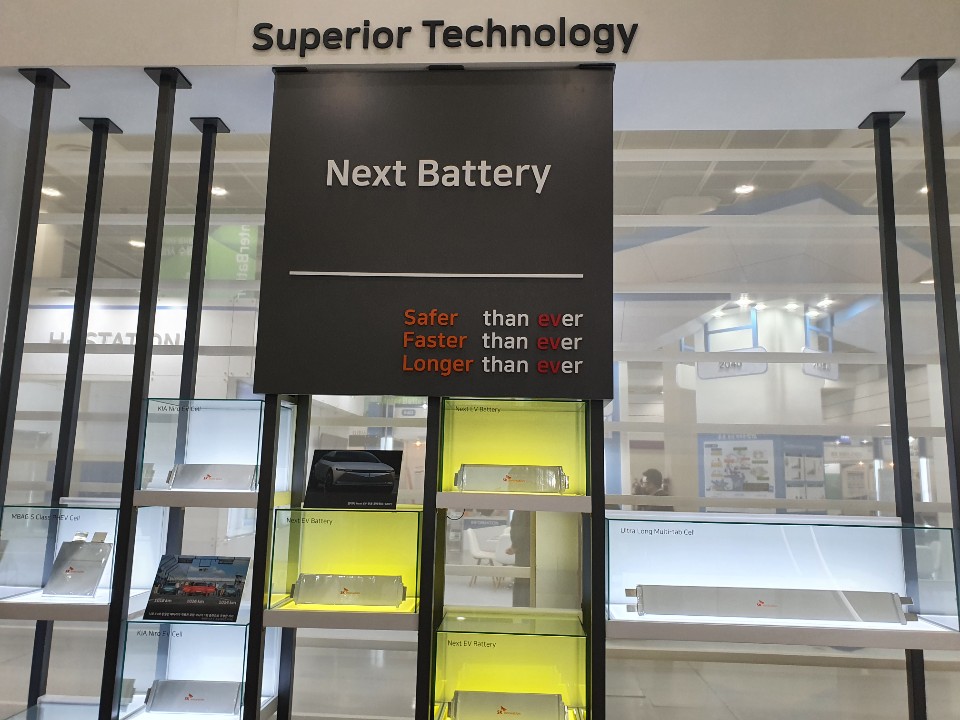 ▲SK이노베이션이 차세대 배터리를 전시하고 있다. (김벼리 기자 kimstar1215@)