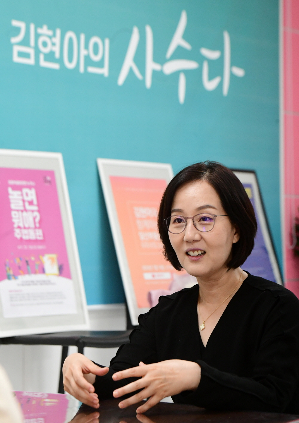 ▲김현아 국민의힘 비상대책위원이 일산에 위치한 '다시작 도시연구소'에서 이투데이와 인터뷰를 하고 있다. 김 위원은 "집값에만 집착하는 주택 정책보다 지금은 포스트 코로나를 대비한, ‘주거 복지’라는 큰 그림을 그릴 때"라고 강조했다. 고이란 기자 photoeran@