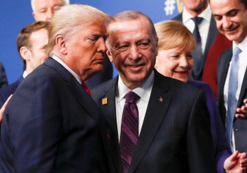 ▲도널드 트럼프 미국 대통령과 레제프 타이이프 에르도안 터키 대통령이 2019년 12월 4일(현지시간) 영국 왓퍼드에 있는 한 호텔에서 열리는 연례 행사에 참석하고 있다. 왓퍼드/로이터연합뉴스
