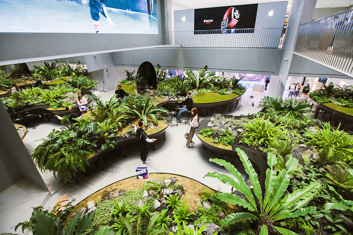 ▲T팩토리 내 휴식 공간 ‘팩토리 가든’ (사진제공=SKT)