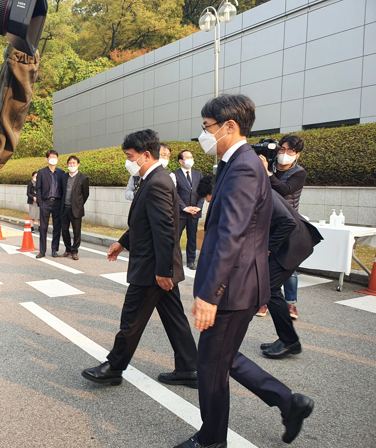 ▲김택진 엔씨소프트 대표(왼쪽)가 27일 오후 고 이건희 삼성전자 회장 빈소를 찾아 조문했다. (노우리 기자 @we1228)