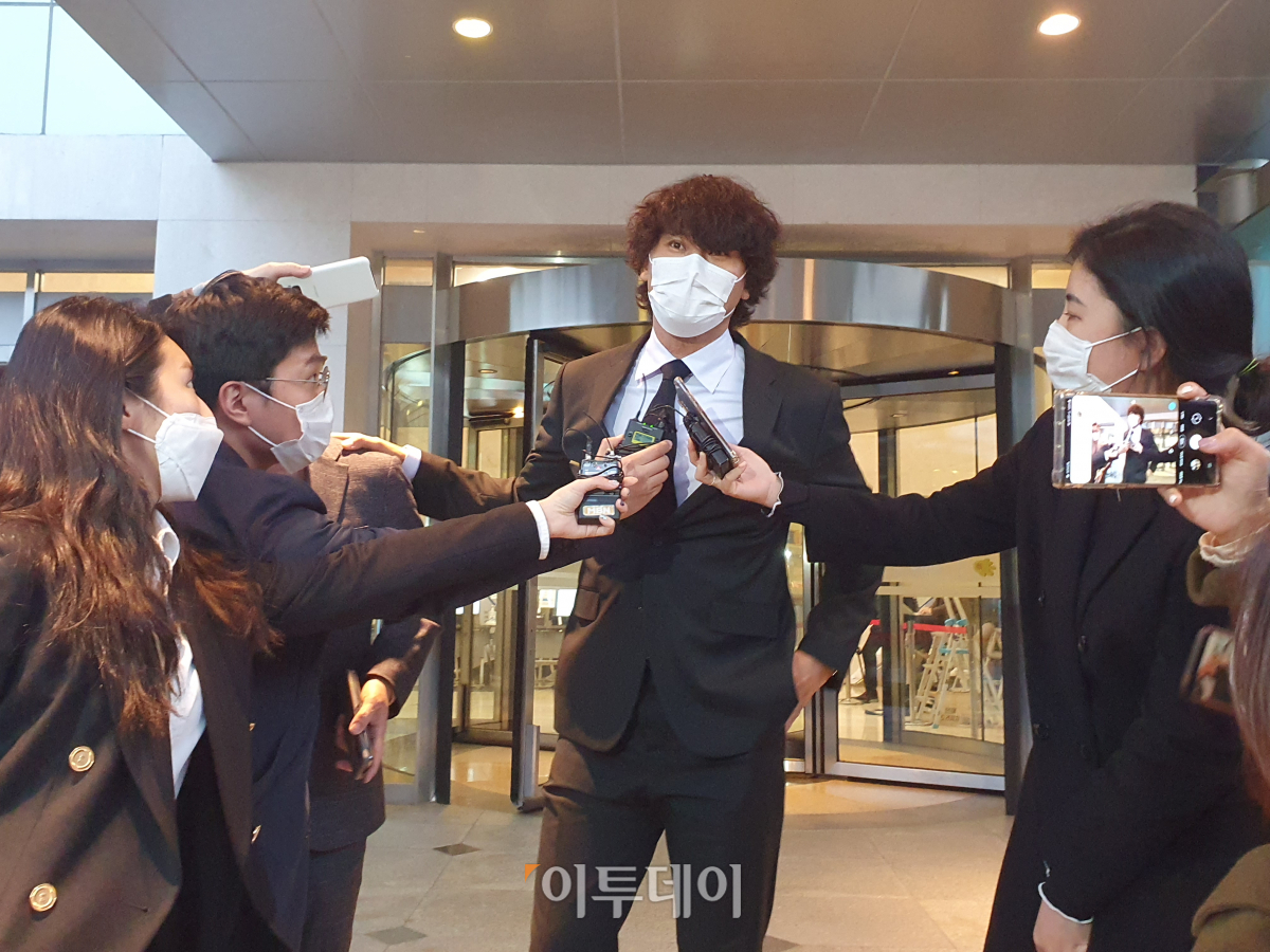 ▲전 야구선수 박찬호가 27일 고(故) 이건희 삼성전자 회장 빈소를 찾아 조문했다.  (노우리 기자 @we1228)