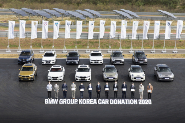 ▲BMW코리아가 13일 인천 영종도에 있는 BMW 드라이빙 센터에서 연구용 차량 기증식을 진행하고 있다.  (사진제공=BMW코리아)