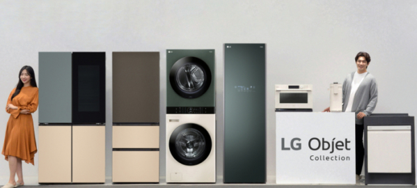 ▲LG전자가 22일 새로운 공간 인테리어 가전 브랜드 'LG Objet Collection(LG 오브제컬렉션)'을 런칭하고 신제품 11종을 출시했다. 왼쪽부터 LG 오브제컬렉션 상냉장 하냉동 냉장고, 김치 냉장고, 워시타워, 스타일러, 광파오븐, 정수기, 식기세척기. (사진제공=LG전자)