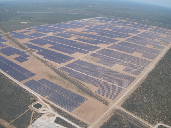 ▲한화에너지 미국법 174 Power Global이 8월 미국 텍사스주에 완공한180MW급 태양광 발전소 전경 (사진제공=한화에너지)