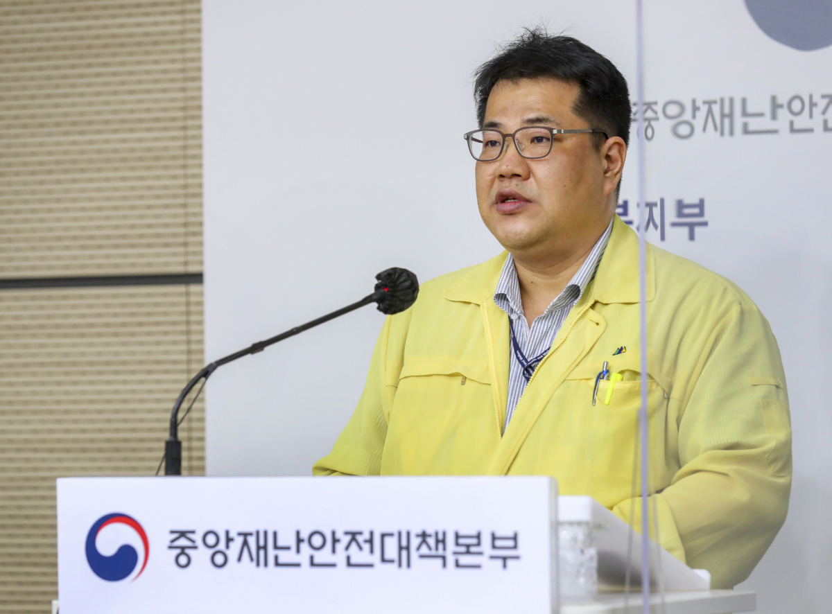 ▲손영래 보건복지부 중앙사고수습본부 전략기획반장이 7일 세종시 정부세종청사에서 코로나19 관련 중앙재난안전대책본부 정례 브리핑을 하고 있다.